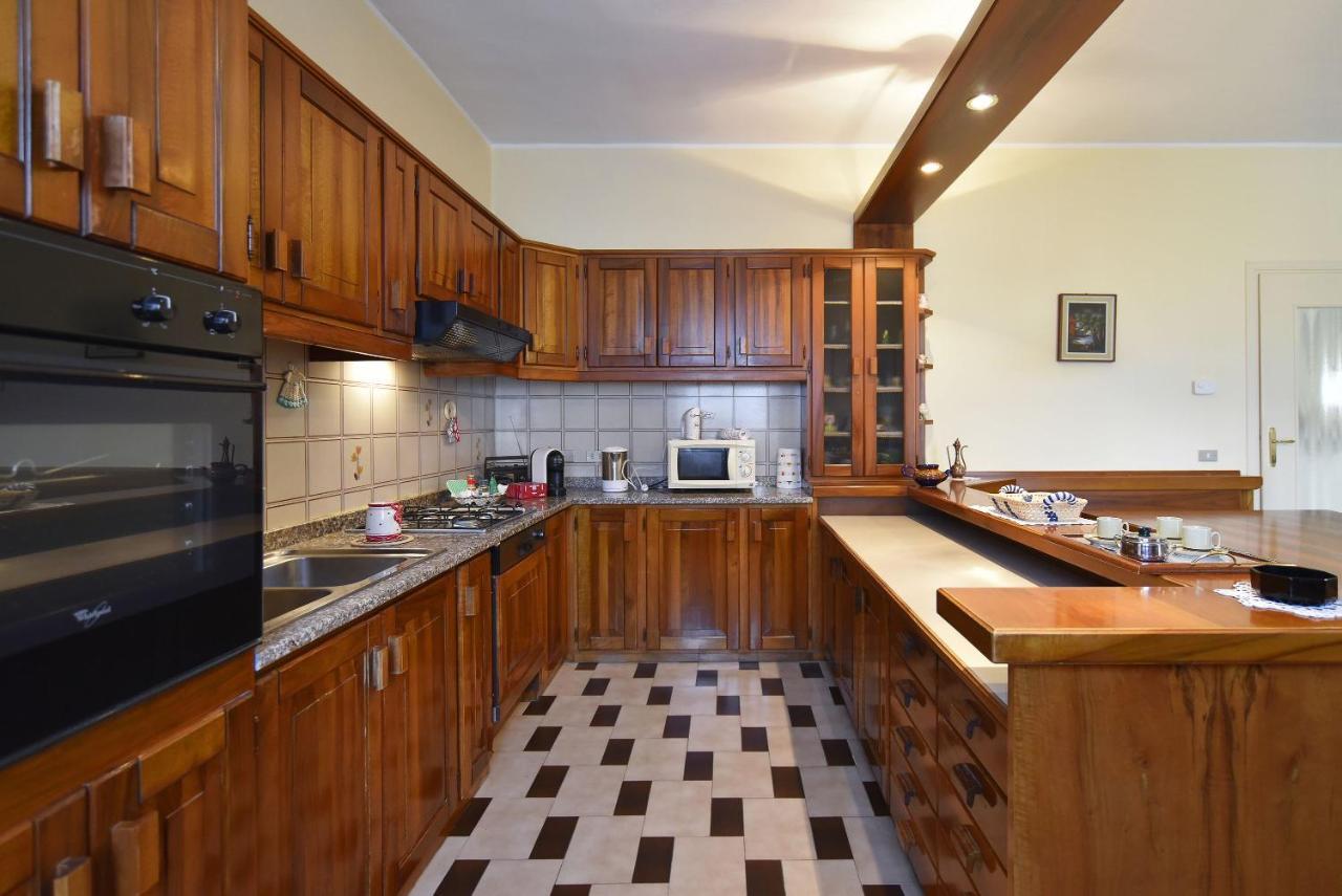 Casa Nonna Rina Villa Monzambano Bagian luar foto