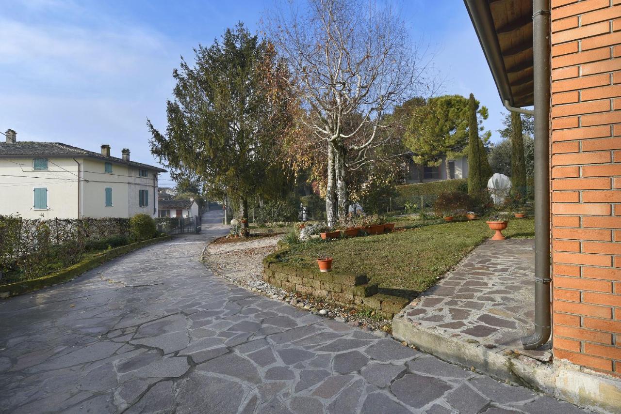 Casa Nonna Rina Villa Monzambano Bagian luar foto